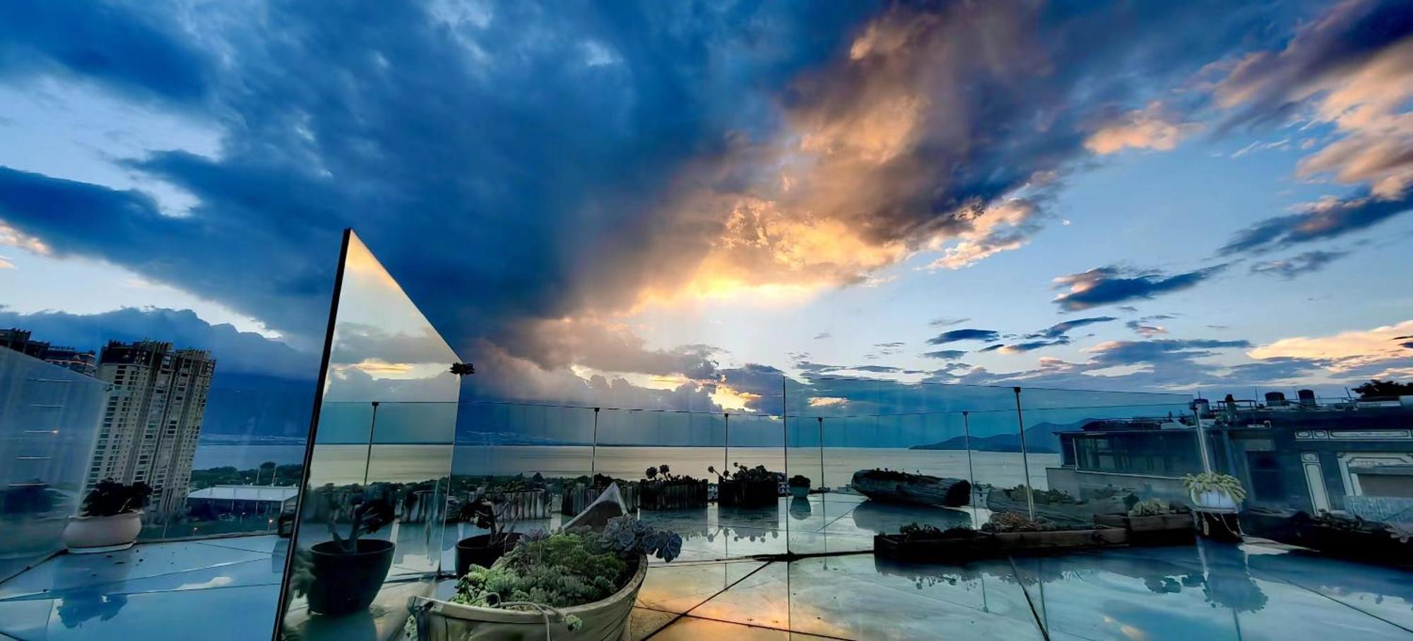 Dali Listening Sea View Villa大理听城海景别墅 Exteriér fotografie