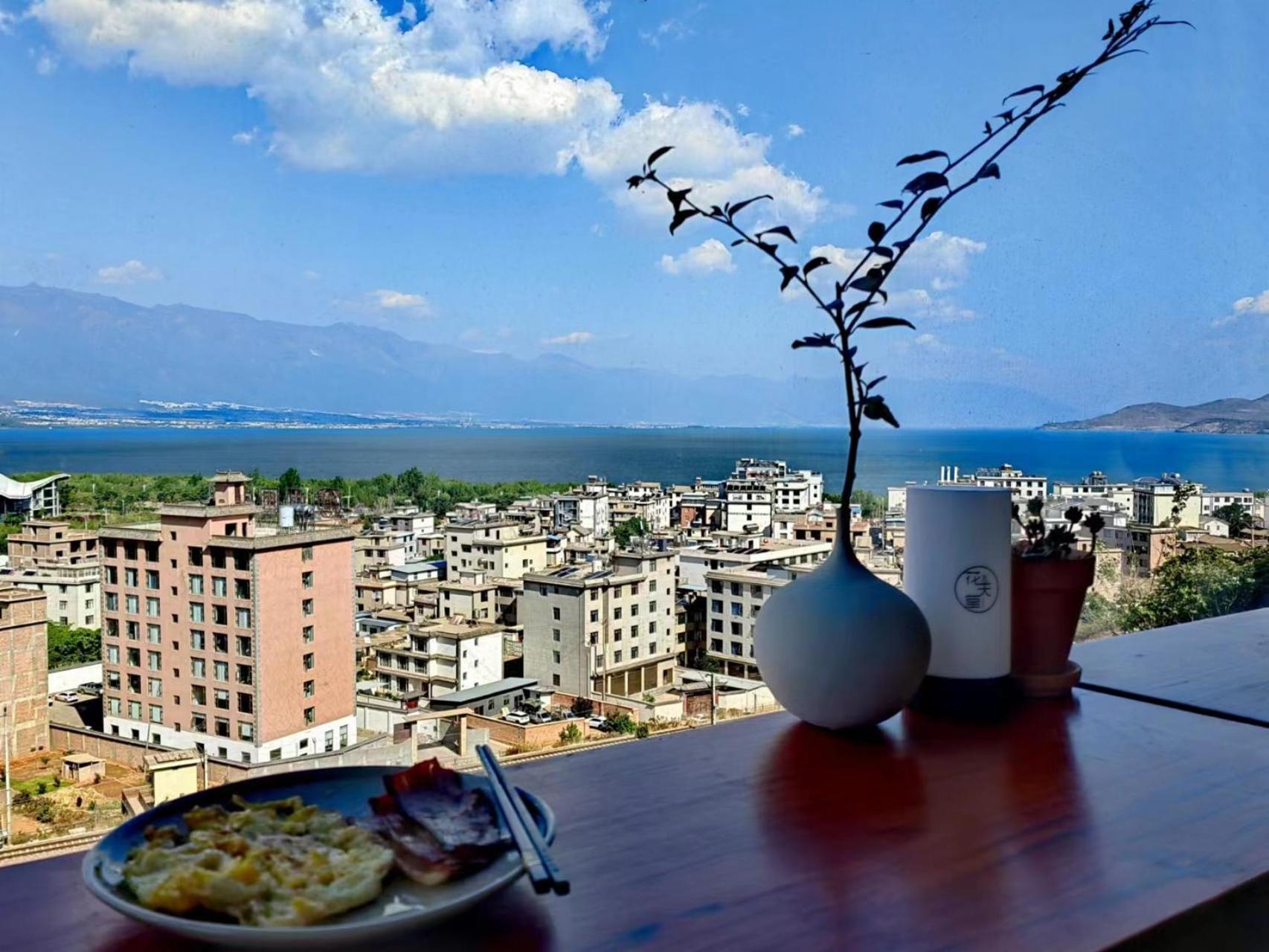 Dali Listening Sea View Villa大理听城海景别墅 Exteriér fotografie